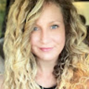 Meet your Posher, Joanie